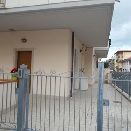 Appartamento Piano Terra San Benedetto del Tronto Kültér fotó
